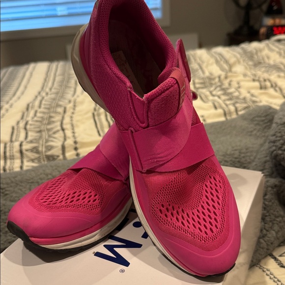 Women's Pink Athletic Shoes Tiem slipstream cycling spin sneakers - Main Image